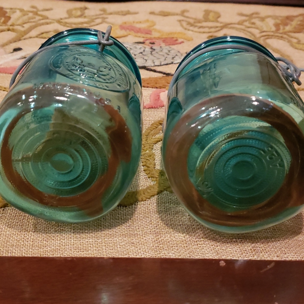 Ball Ideal Mason Jars with Wire Closure - Picture 6 of 7